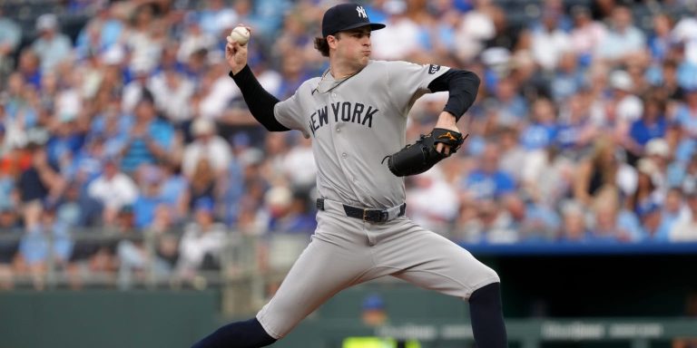 noticia-mlb-Yankees-alargan-su-dominio-sobre-Reales-detras-de-