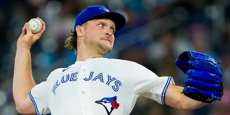 noticia-mlb-Yesavage-y-Valenzuela-comandan-paliza-de-Azulejos-
