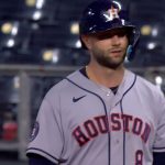 Los-Astros-anotan-la-ventaja-tras-un-error-en-tiro