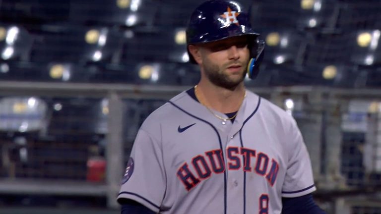 Los-Astros-anotan-la-ventaja-tras-un-error-en-tiro