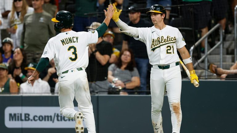 Max-Muncy-empuja-2-con-doble-en-la-6ta-12062026-2