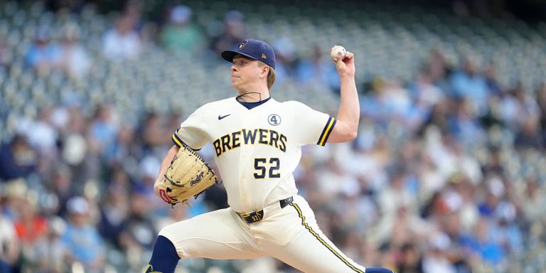 noticia-mlb-Cerveceros-vencen-a-Gigantes-de-la-mano-de-12-ponc