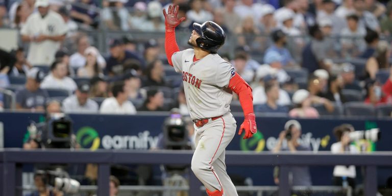 noticia-mlb-Contreras-HR-3-CI-y-Gray-impulsan-a-Medias-Roja