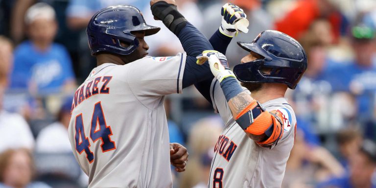 noticia-mlb-Cuatro-jonrones-y-error-de-los-Reales-sellan-triun