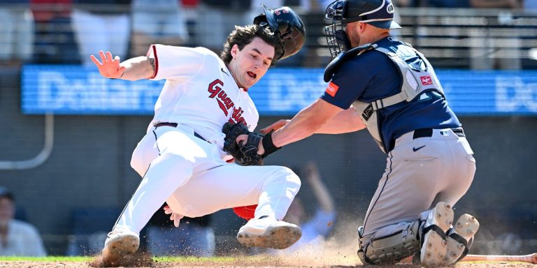 noticia-mlb-DeLauter-regresa-de-la-IL-y-responde-de-inmediato-
