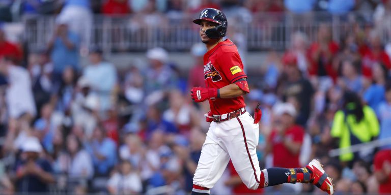 noticia-mlb-Dubon-extiende-su-gran-momento-con-otro-jonron-en-