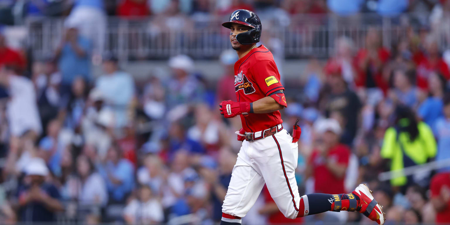 noticia-mlb-Dubon-extiende-su-gran-momento-con-otro-jonron-en-