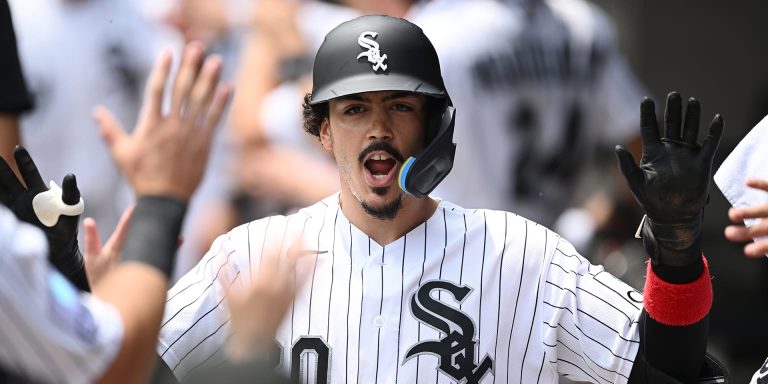 noticia-mlb-Miguel-Vargas-se-hace-sentir-en-Chicago-con-canti