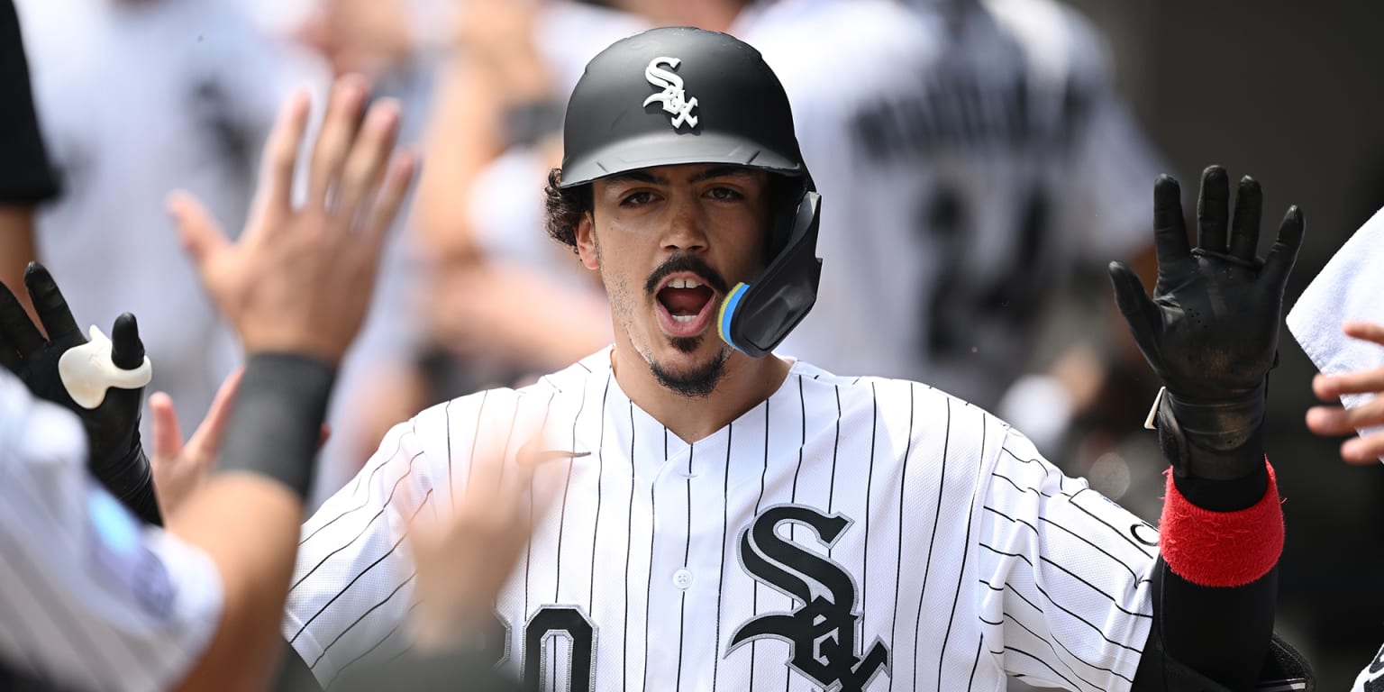 noticia-mlb-Miguel-Vargas-se-hace-sentir-en-Chicago-con-canti