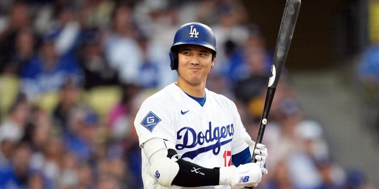 noticia-mlb-Ohtani-si-esta-produciendo-al-bate-aunque-con-men