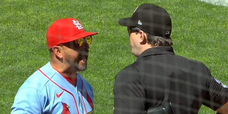 noticia-mlb-Oliver-Marmol-es-expulsado-tras-polemica-con-el-re