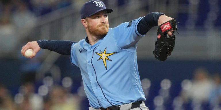 noticia-mlb-Rasmussen-Rays-revierten-tendencia-reciente-y-ata