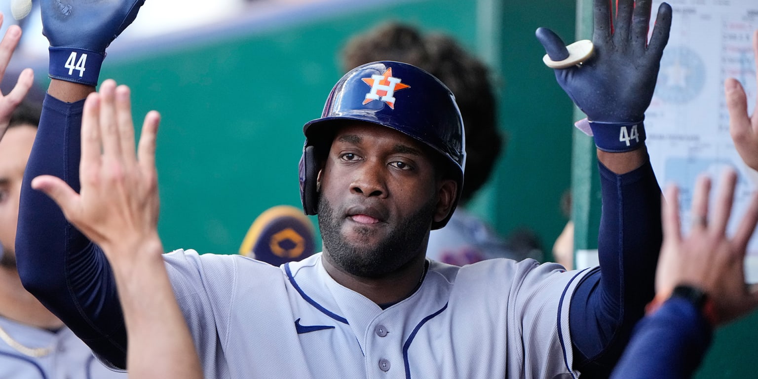 noticia-mlb-Yordan-6-CI-hace-historia-con-dos-jonrones-en-un