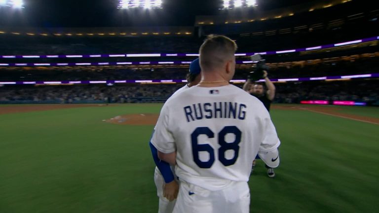 Dalton-Rushing-deja-tendidos-a-los-Rockies-en-la-1