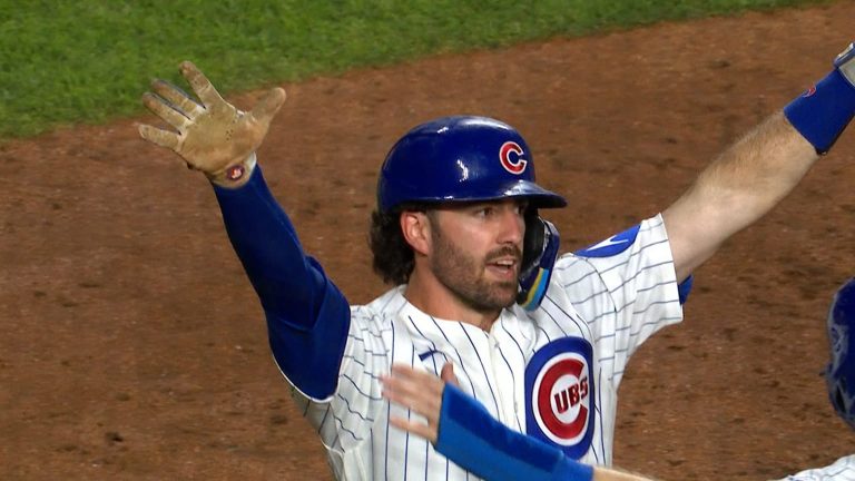 Dansby-Swanson-pega-2-jonrones-en-la-victoria-300