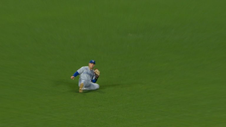 Daulton-Varsho-se-desliza-y-captura-06072026