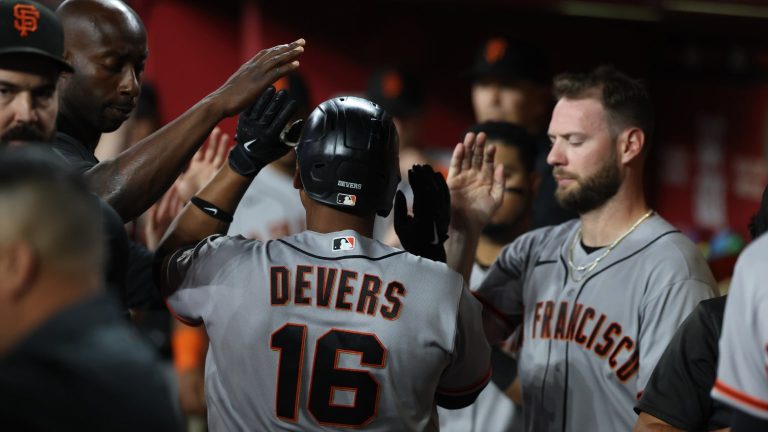 Devers-pega-HR-numero-250-en-Grandes-Ligas-300620