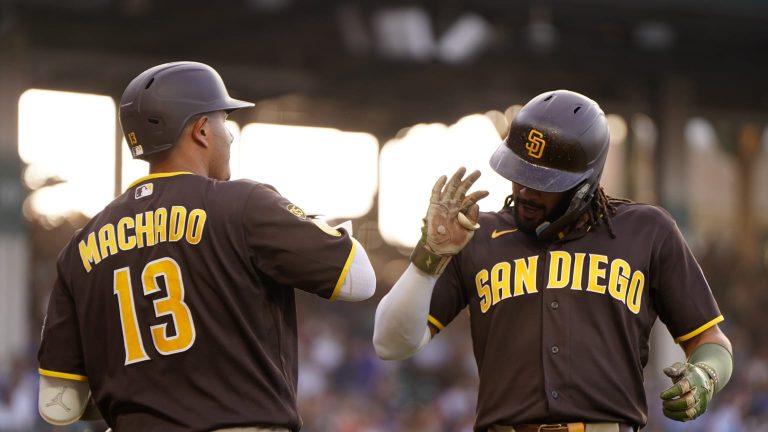 Los-Padres-dan-4-jonrones-contra-los-Cachorros-30