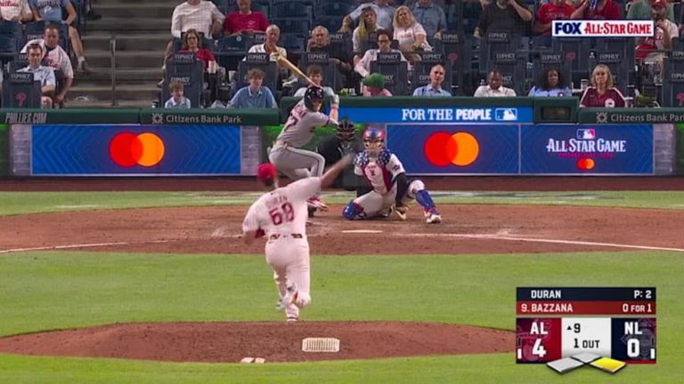 Luis-Arraez-gira-para-conseguir-un-out-14072026