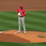 Soriano-poncha-a-nueve-bateadores-de-Seattle-3006
