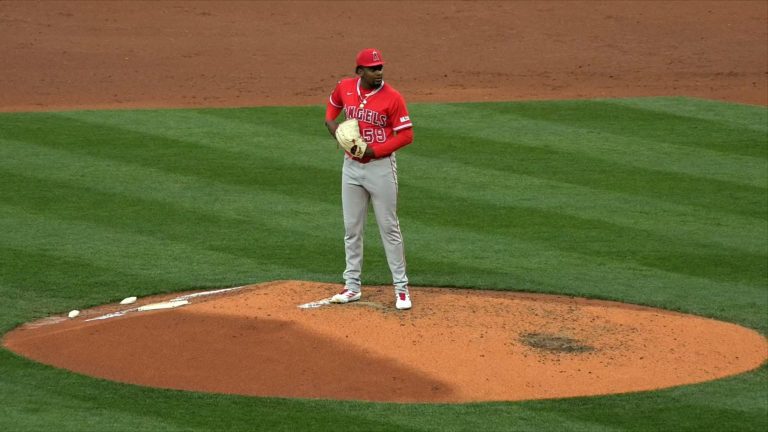 Soriano-poncha-a-nueve-bateadores-de-Seattle-3006