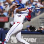 Vladimir-Guerrero-Jr-remolca-con-sencillo-2307202