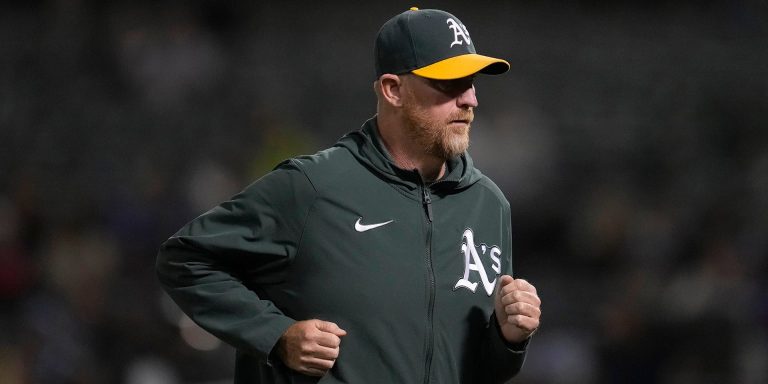 noticia-mlb-Atleticos-despiden-a-su-coach-de-pitcheo-Scott-Eme