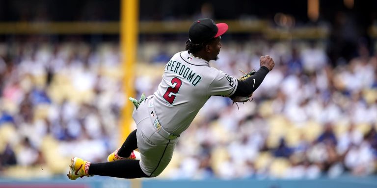 noticia-mlb-D-backs-barren-a-los-Dodgers-y-aprietan-la-lucha-p