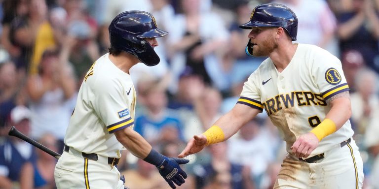 noticia-mlb-Explosivo-cuarto-inning-impulsa-a-Cerveceros-sobre