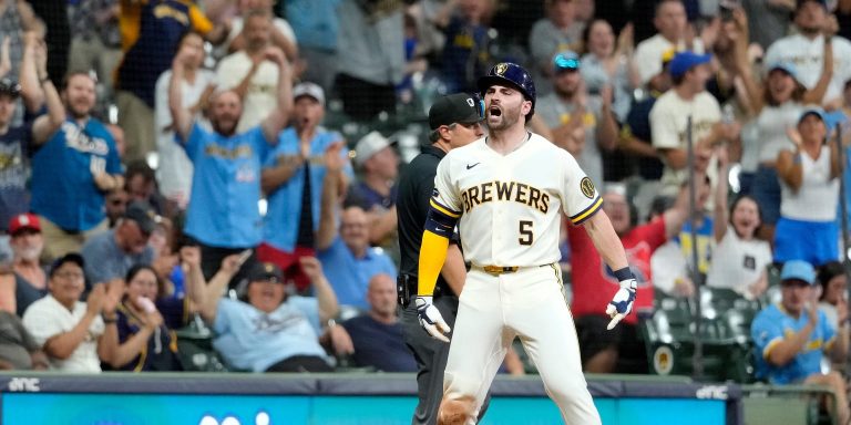 noticia-mlb-Mitchell-responde-con-el-bate-tras-ser-frenado-en-