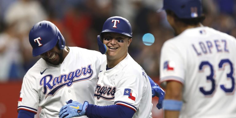 noticia-mlb-Rangers-descifran-a-Kirby-a-punta-de-jonrones-y-do