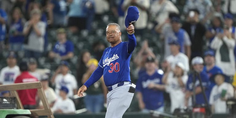 noticia-mlb-Roberts-llega-a-las-1000-victorias-al-frente-de-D