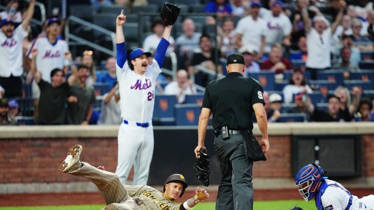 Carson-Benge-consigue-su-segundo-out-en-la-1B-170