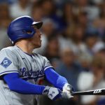 Freeman-rompe-el-empate-con-elevado-de-sacrificio-