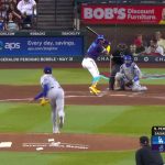 Geraldo-Perdomo-batea-linea-de-out-fuertemente-a-j