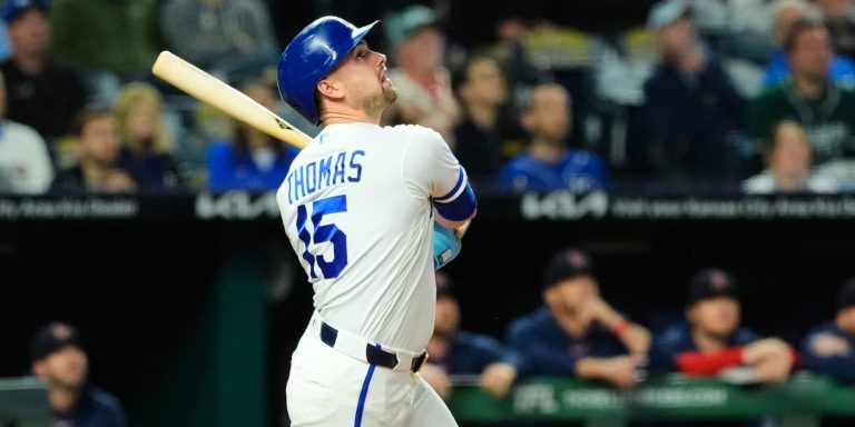 noticia-mlb-Bravos-adquieren-al-jardinero-Thomas-y-al-lanzador