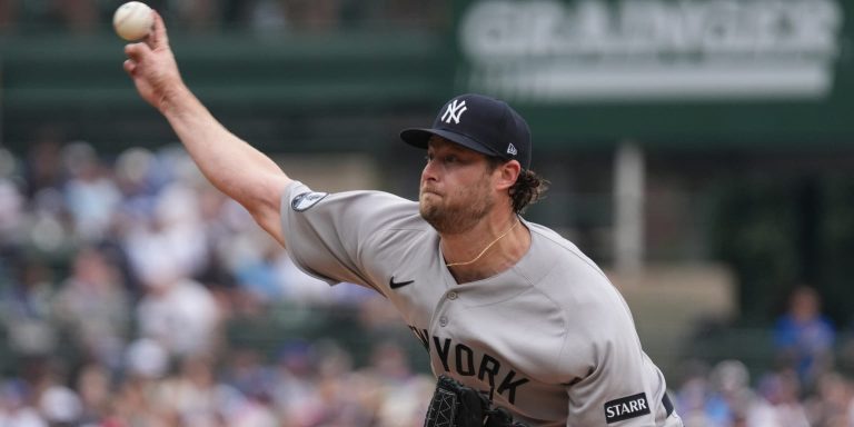 noticia-mlb-Cole-logra-navegar-entre-apuros-y-guia-a-Yankees-a