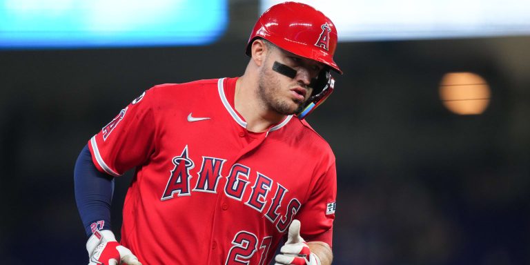 noticia-mlb-Feliz-cumple-Trout-dispara-bambinazo-en-su-cumplea