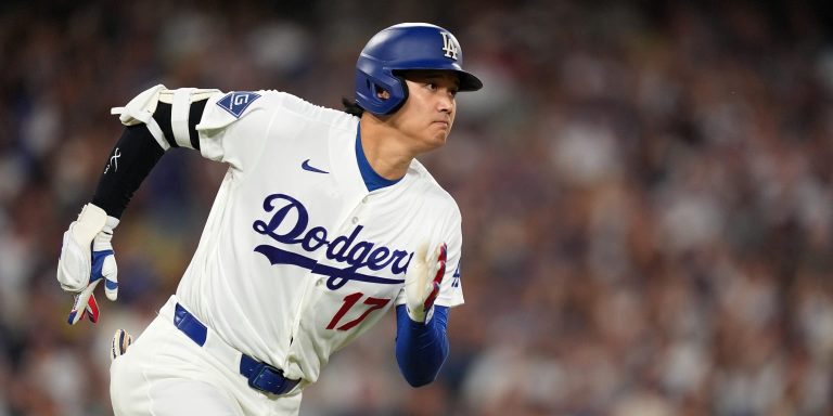 noticia-mlb-Ohtani-rodilla-regresa-a-la-alineacion-para-el-p