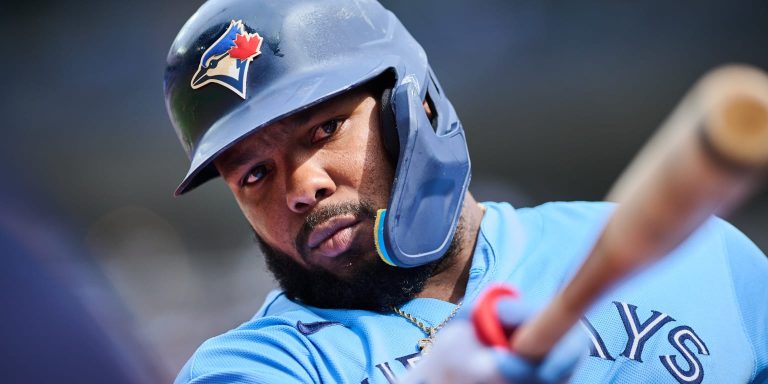 noticia-mlb-Vladdy-vuelve-a-quedar-fuera-de-la-alineacion-por-