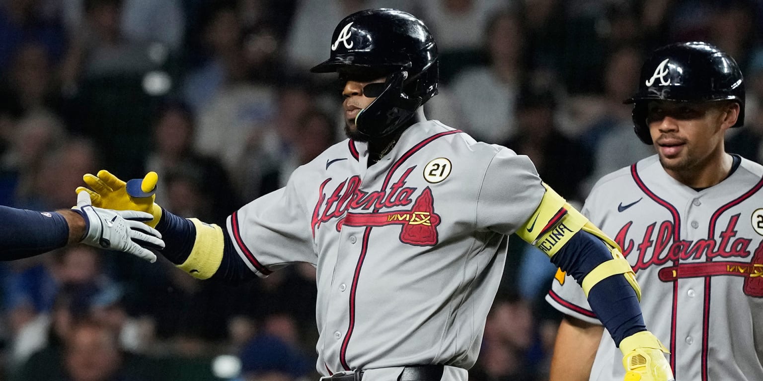 noticia-mlb-Acuna-Albies-se-vuelan-la-cerca-y-Bravos-se-acerc