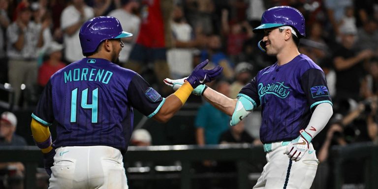 noticia-mlb-D-backs-mantienen-el-paso-y-hacen-historia-al-apla