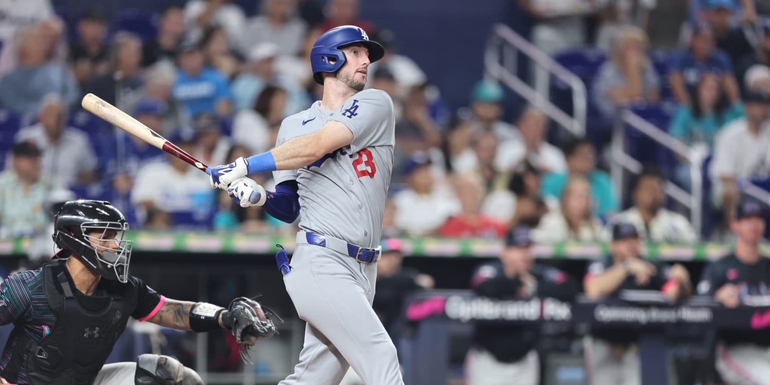 noticia-mlb-Grand-slam-de-Tucker-deja-a-Dodgers-a-las-puertas-