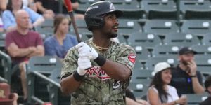 noticia-mlb-Marineros-suben-al-cotizado-prospecto-Lazaro-Monte
