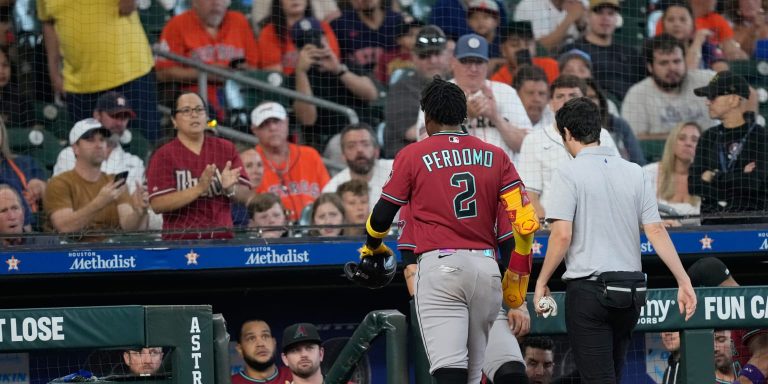noticia-mlb-Perdomo-incluido-en-la-alineacion-tras-el-susto-de