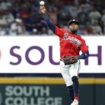 Bonita-jugada-de-Ozzie-Albies-en-la-2B-01102026
