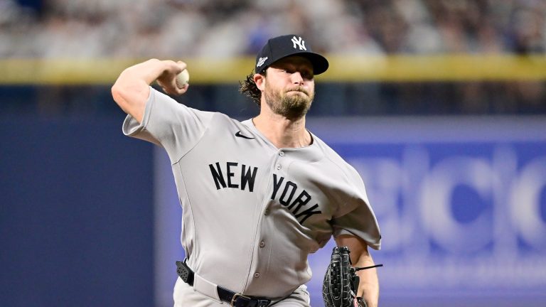 Gerrit-Cole-poncha-a-cinco-en-el-Juego-1-de-la-SDL