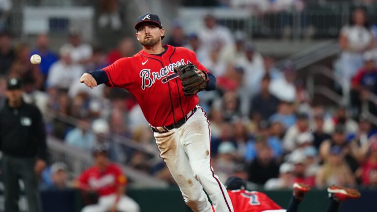 Increible-atrapada-de-Austin-Riley-en-la-4ta-entra