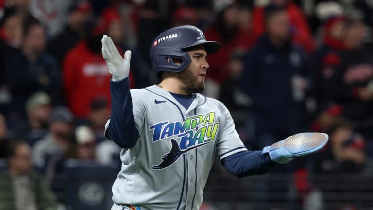 Jonathan-Aranda-batea-3-hits-empuja-2-en-el-J4-17