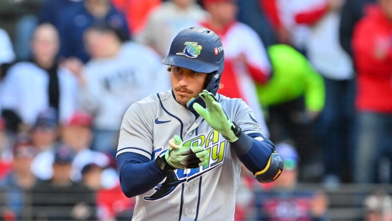 Jonny-DeLuca-impulsa-con-boleto-tras-reto-ABS-181